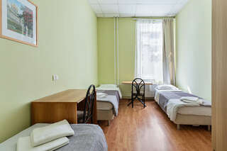 Гостиница Петрополис Санкт-Петербург Двухместный номер с 2 отдельными кроватями и общей ванной комнатой на 2 номера-1